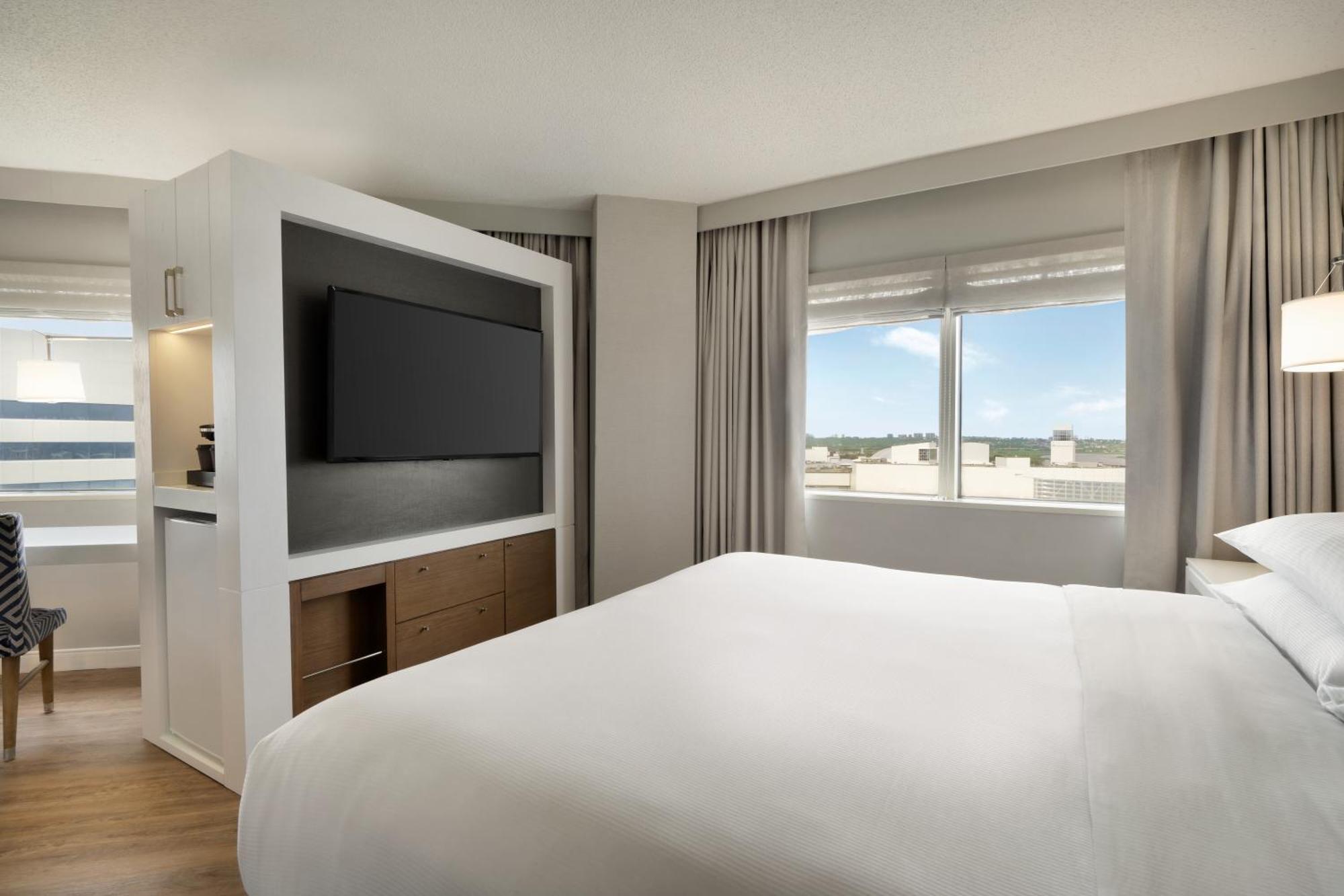 Hilton Meadowlands Hotel 4*